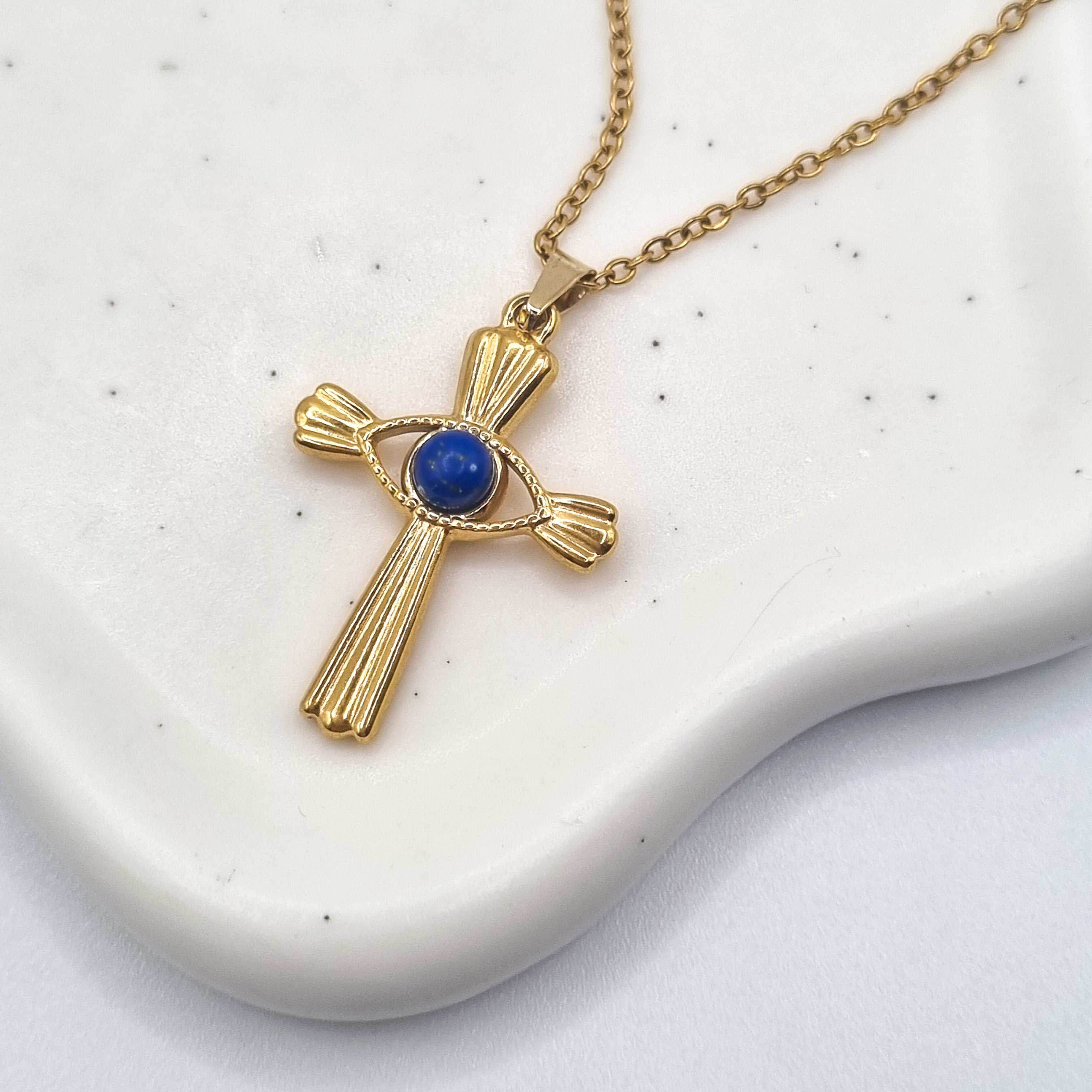 Collier protecteur croix