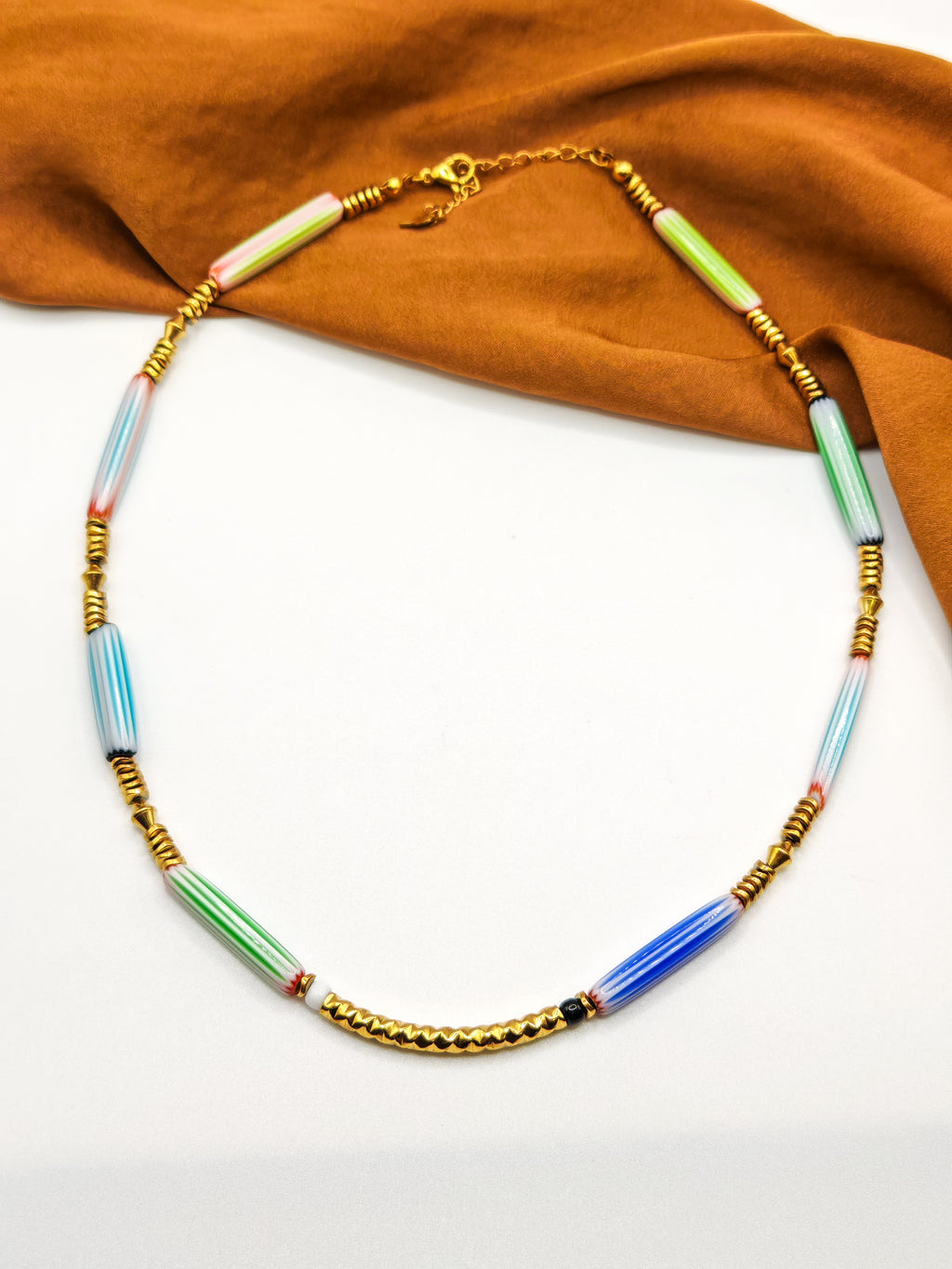 Collier OIA