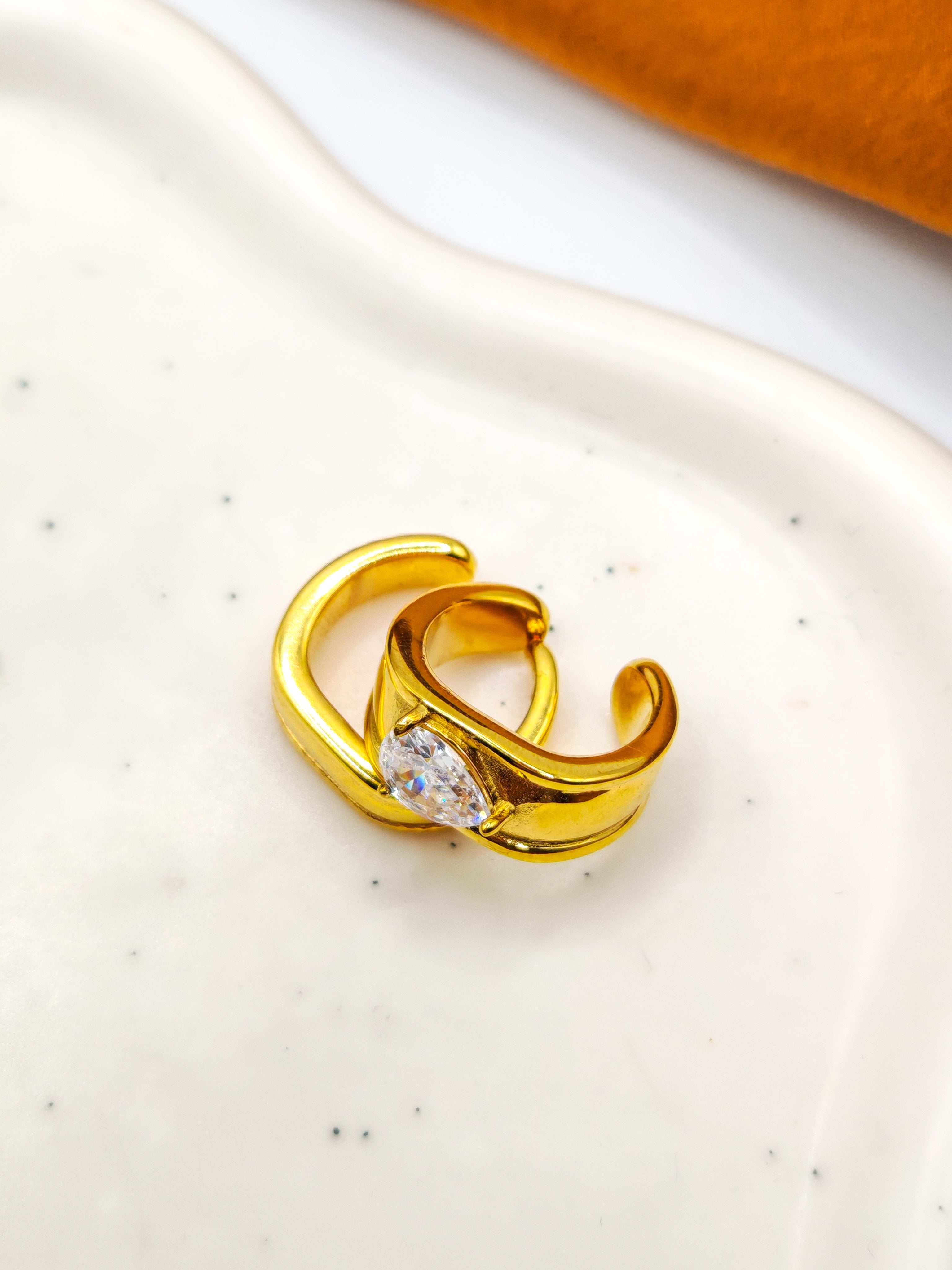 Ear cuff